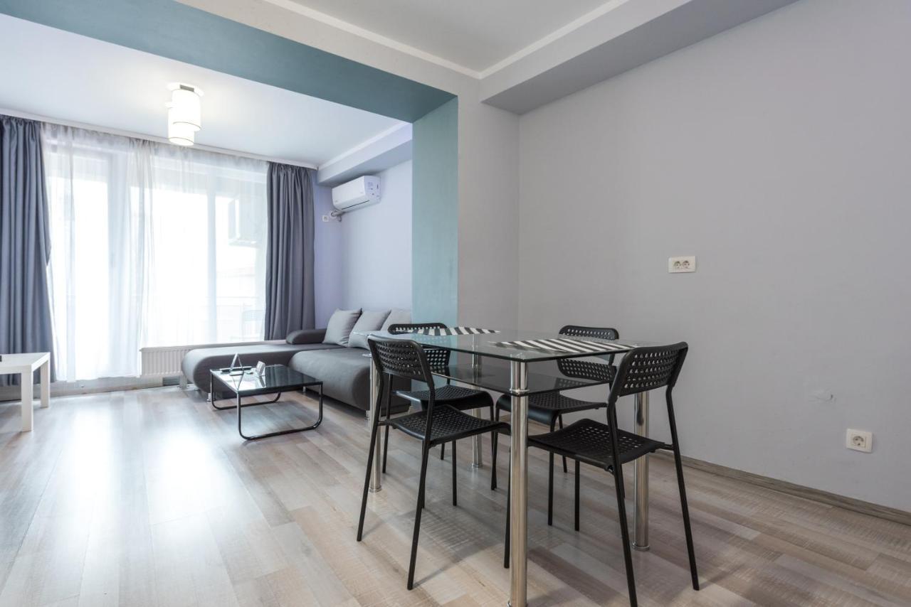 Royal Accommodation Bukares Bagian luar foto