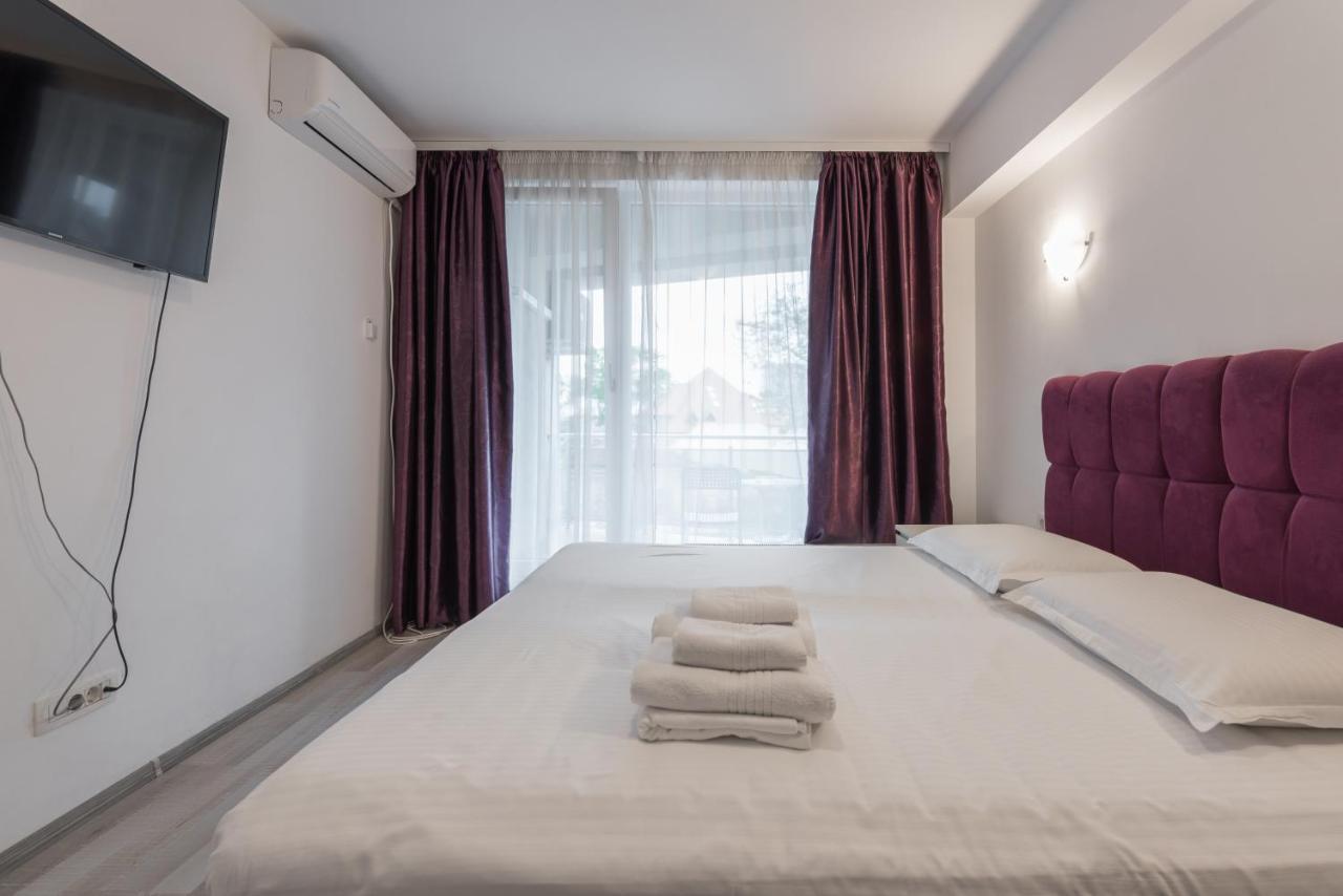 Royal Accommodation Bukares Bagian luar foto