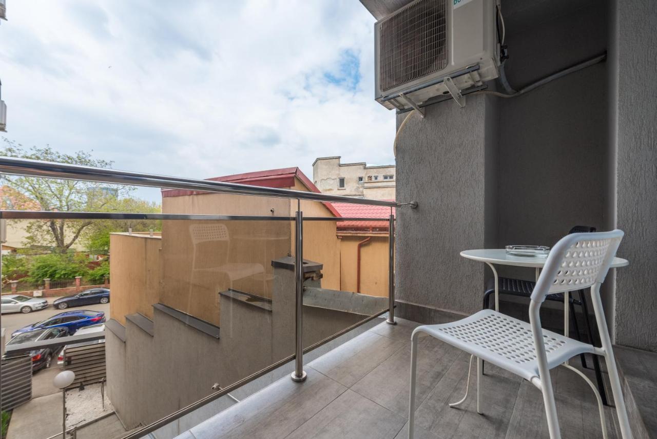 Royal Accommodation Bukares Bagian luar foto