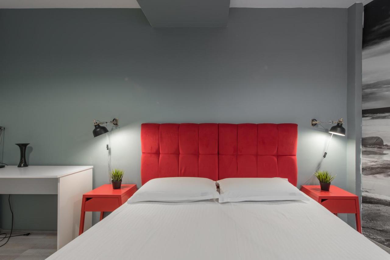 Royal Accommodation Bukares Bagian luar foto