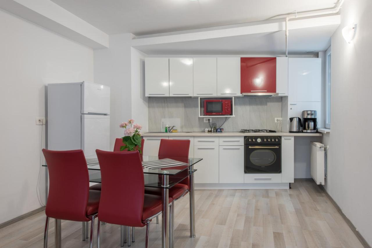 Royal Accommodation Bukares Bagian luar foto