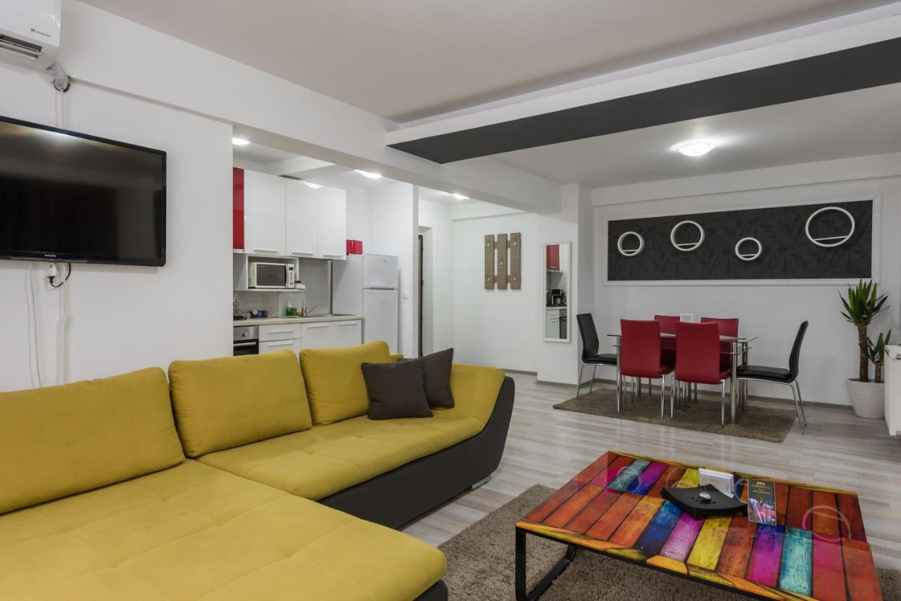 Royal Accommodation Bukares Bagian luar foto