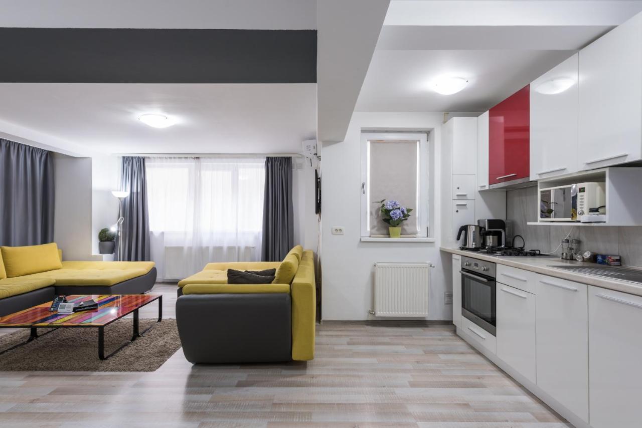 Royal Accommodation Bukares Bagian luar foto