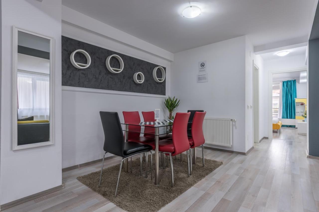 Royal Accommodation Bukares Bagian luar foto
