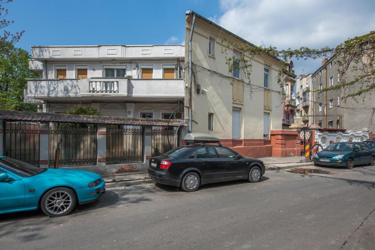 Royal Accommodation Bukares Bagian luar foto