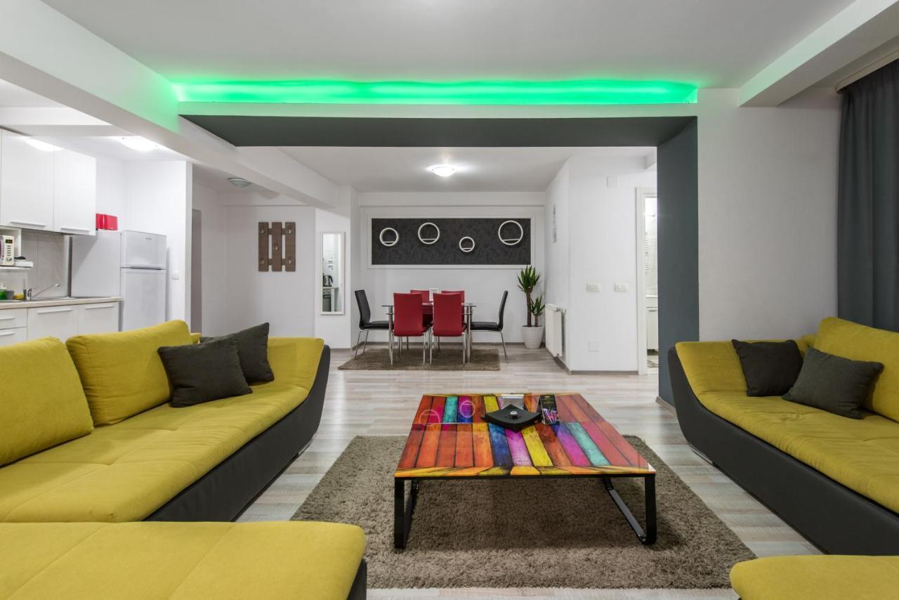 Royal Accommodation Bukares Bagian luar foto