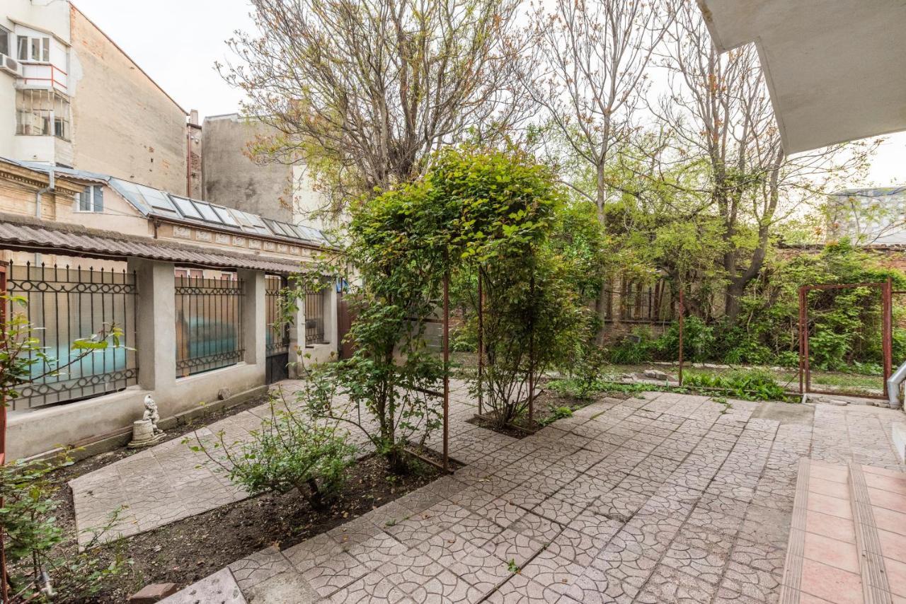 Royal Accommodation Bukares Bagian luar foto
